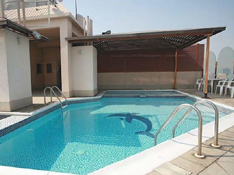Dolphin Hotel Apartments Дубай Экстерьер фото